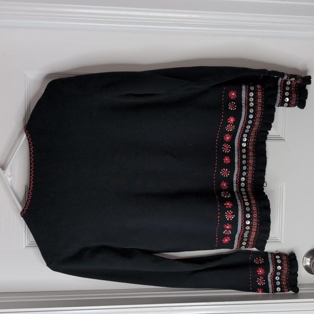 Icelandic Design Sweater Size M - image 4